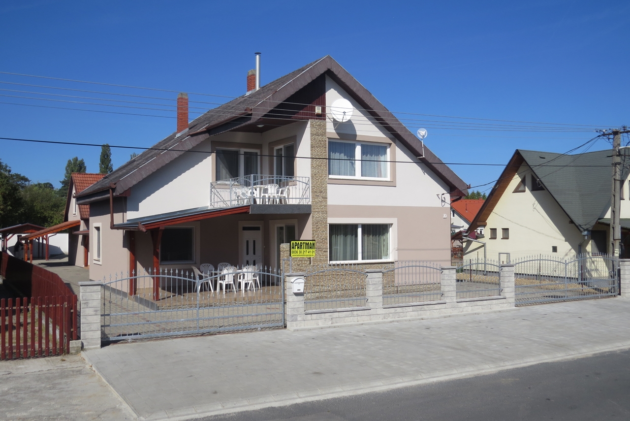 Haus direkt am Pool